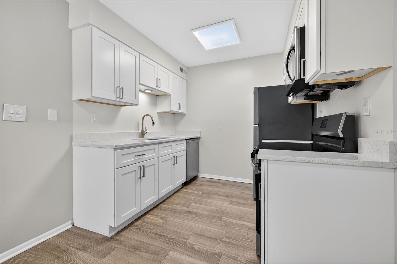 Image 10 of 32 For 612 Bass Court 1124-a