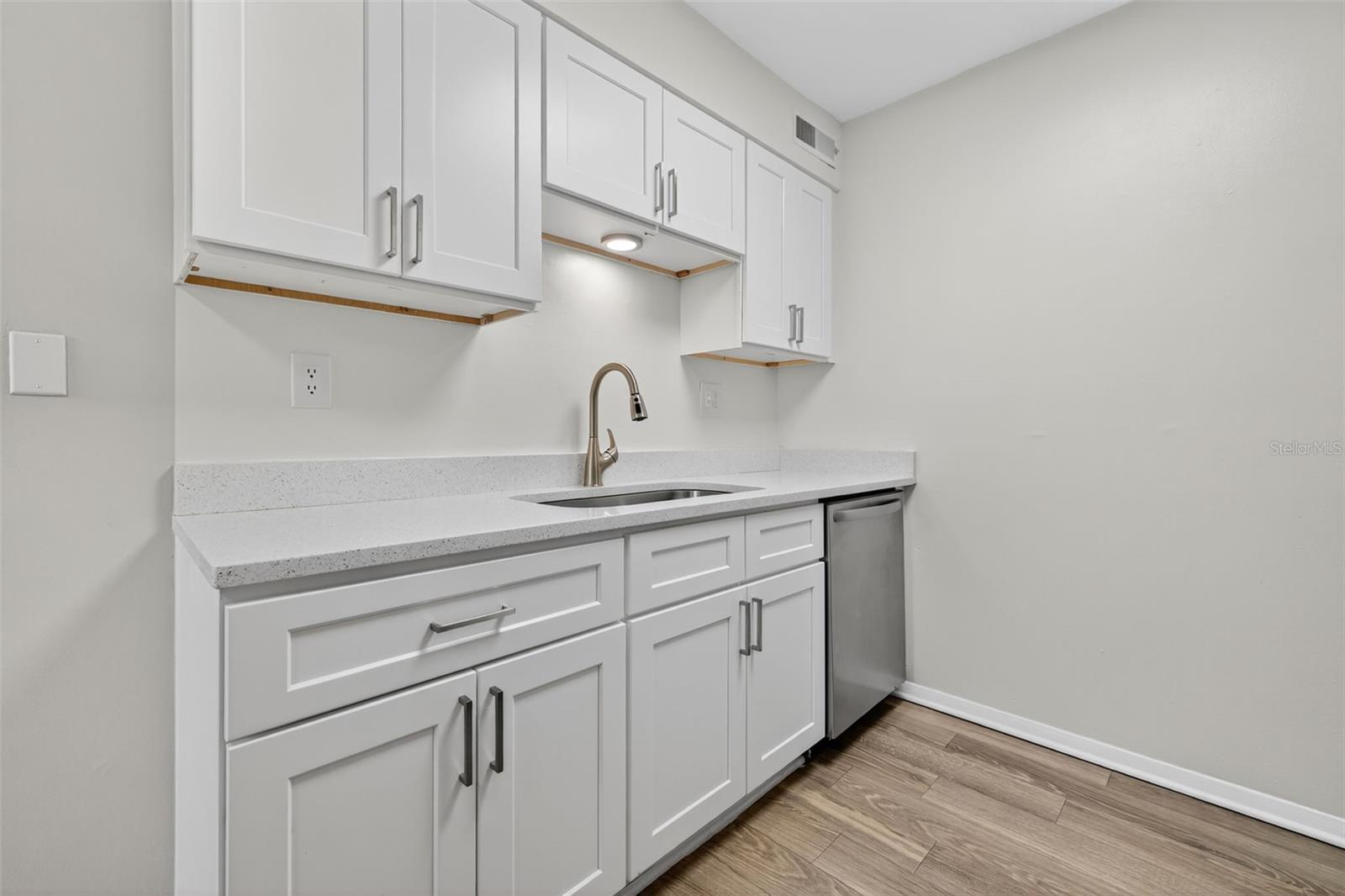 Image 8 of 32 For 612 Bass Court 1124-a