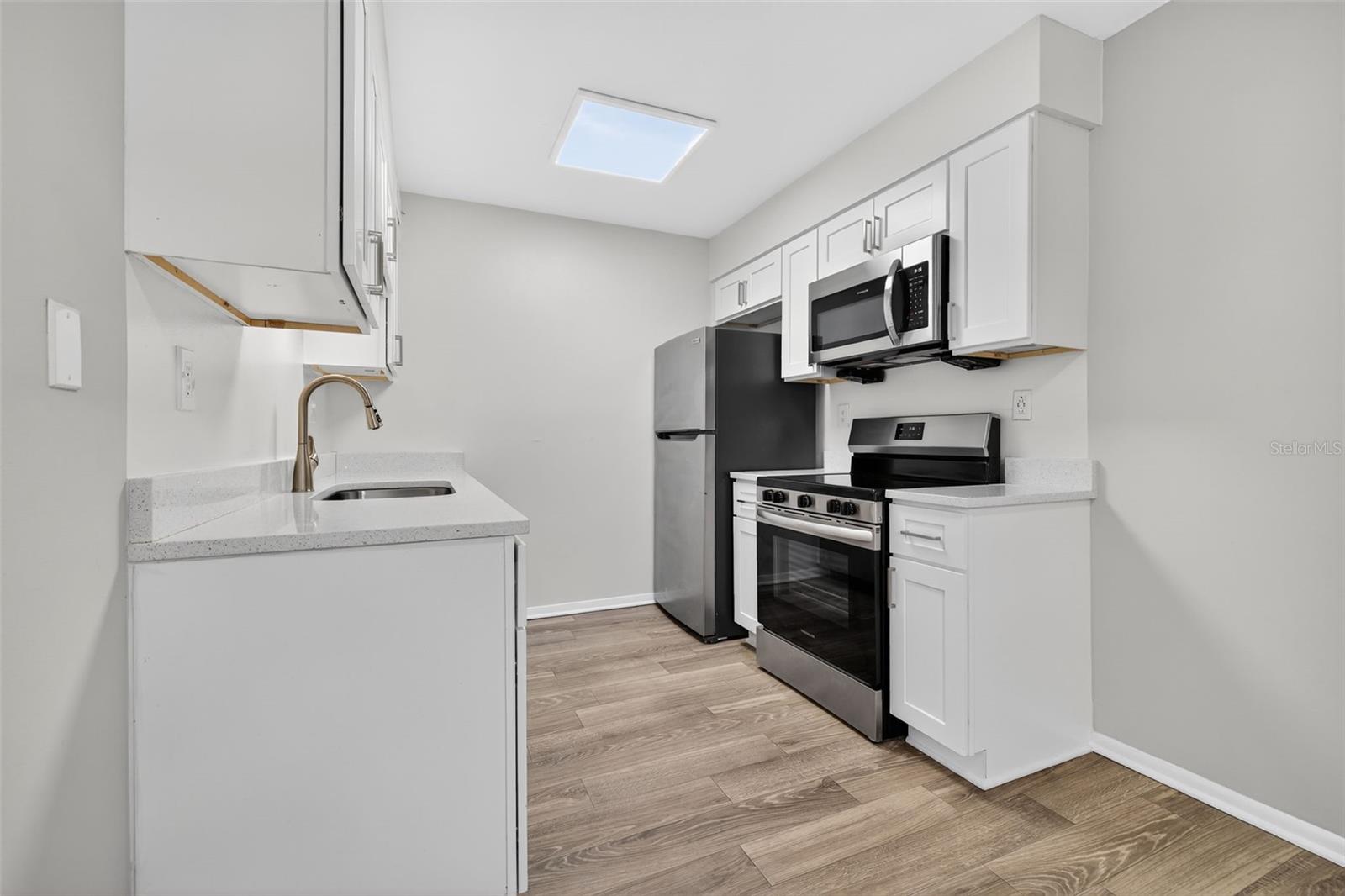 Image 9 of 32 For 612 Bass Court 1124-a