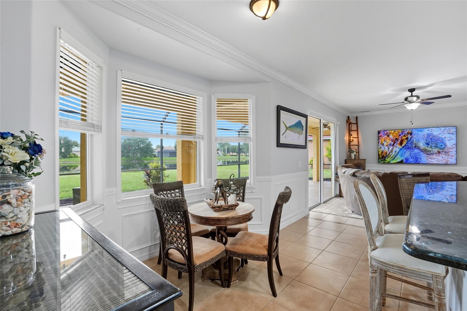 Listing photo id 15 for 4577 Fairloop Run