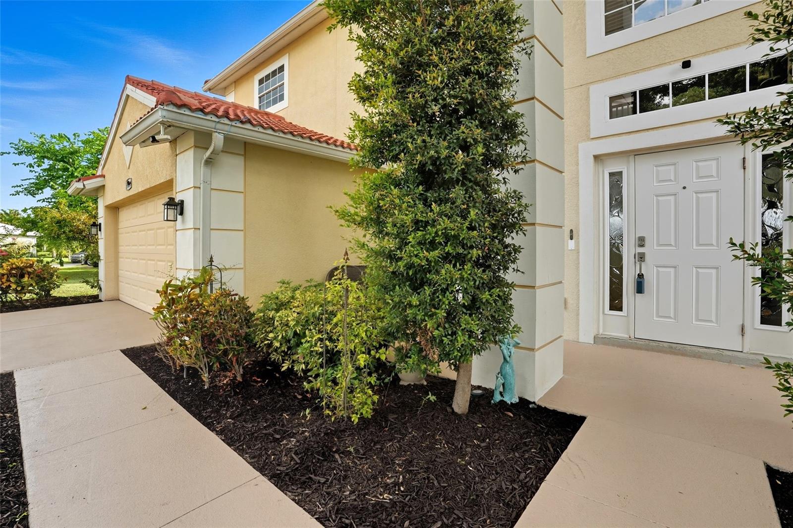 Listing photo id 0 for 4577 Fairloop Run