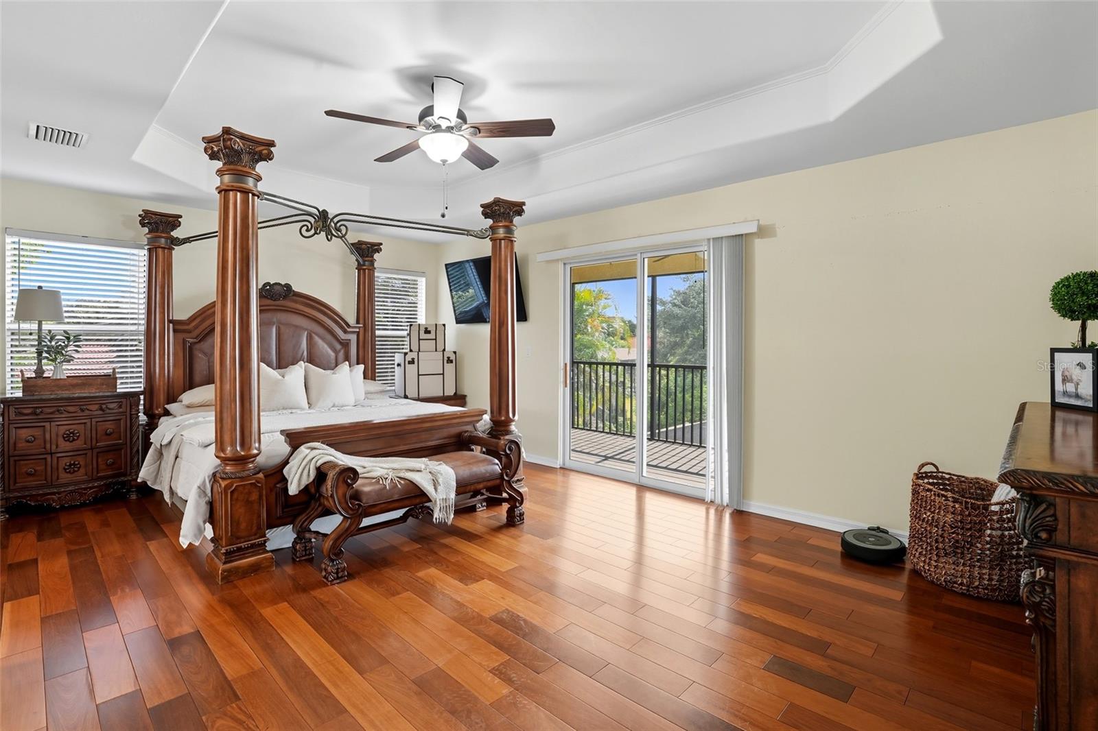 Listing photo id 21 for 4577 Fairloop Run