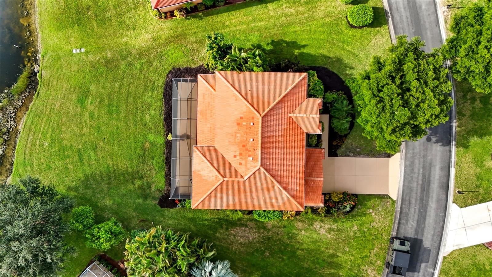 Listing photo id 41 for 4577 Fairloop Run