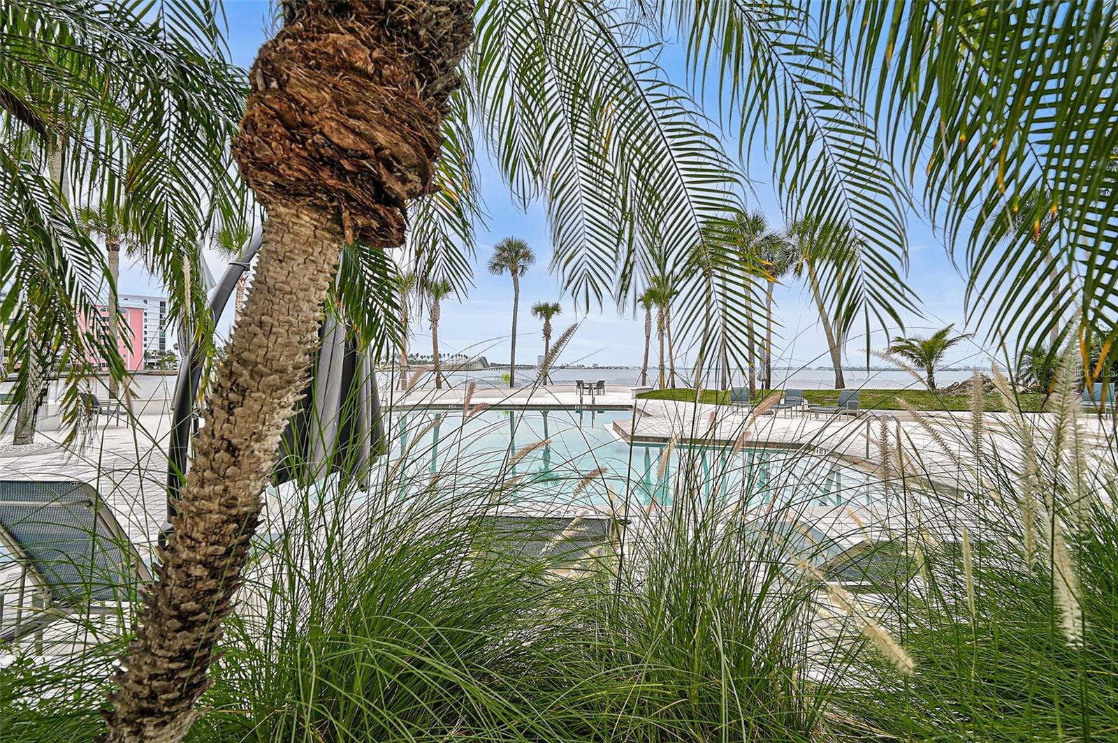 Listing photo id 25 for 988 Blvd Of The Arts  1011