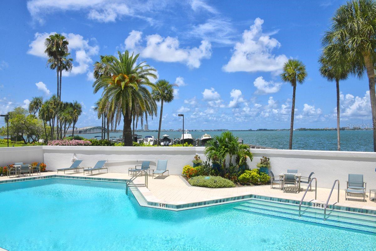 Listing photo id 42 for 988 Blvd Of The Arts  1011