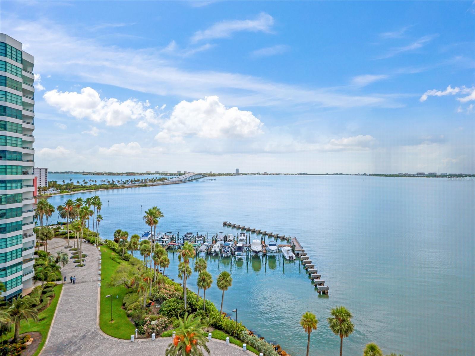 Listing photo id 44 for 988 Blvd Of The Arts  1011