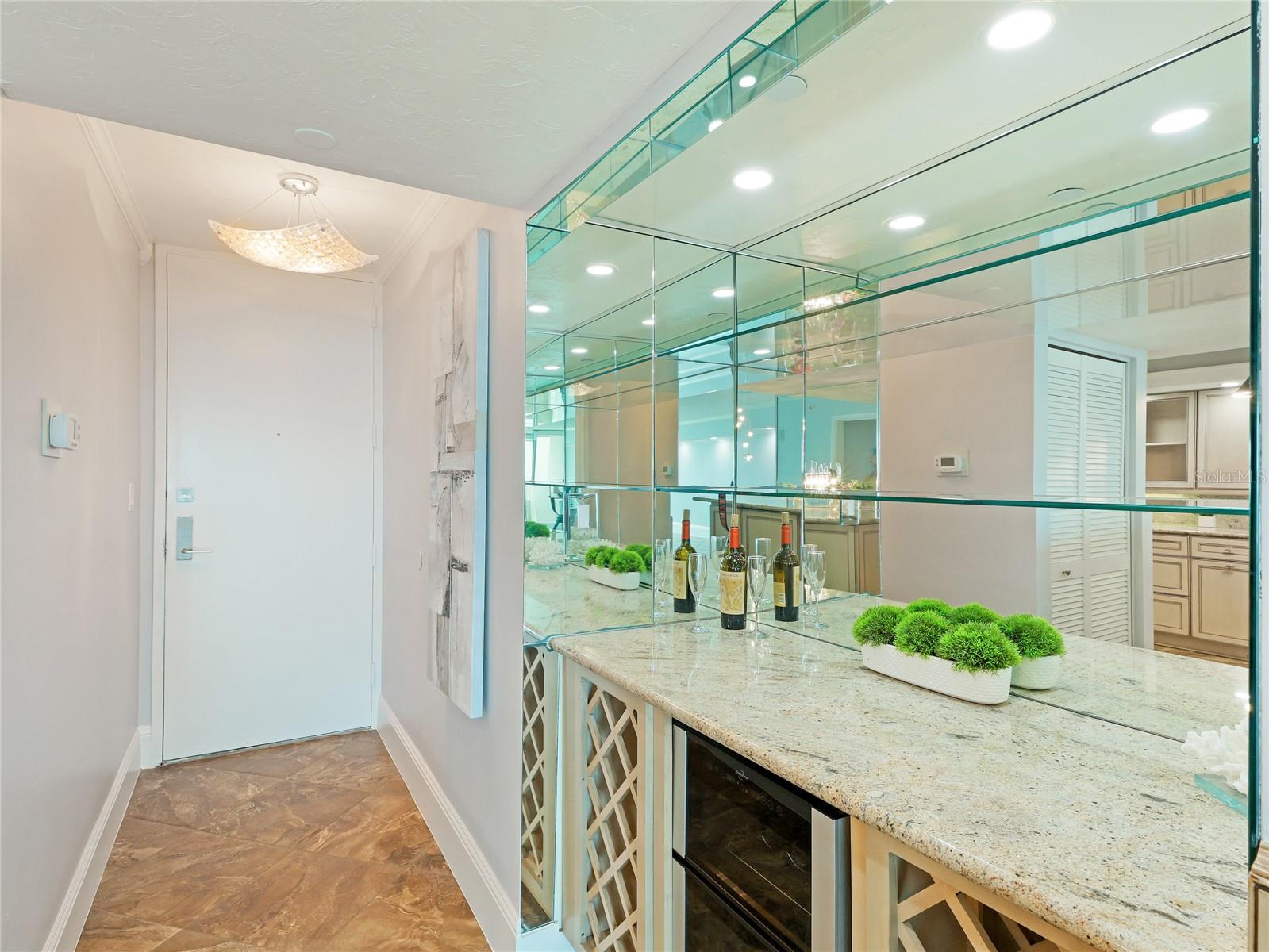 Listing photo id 4 for 988 Blvd Of The Arts  1011