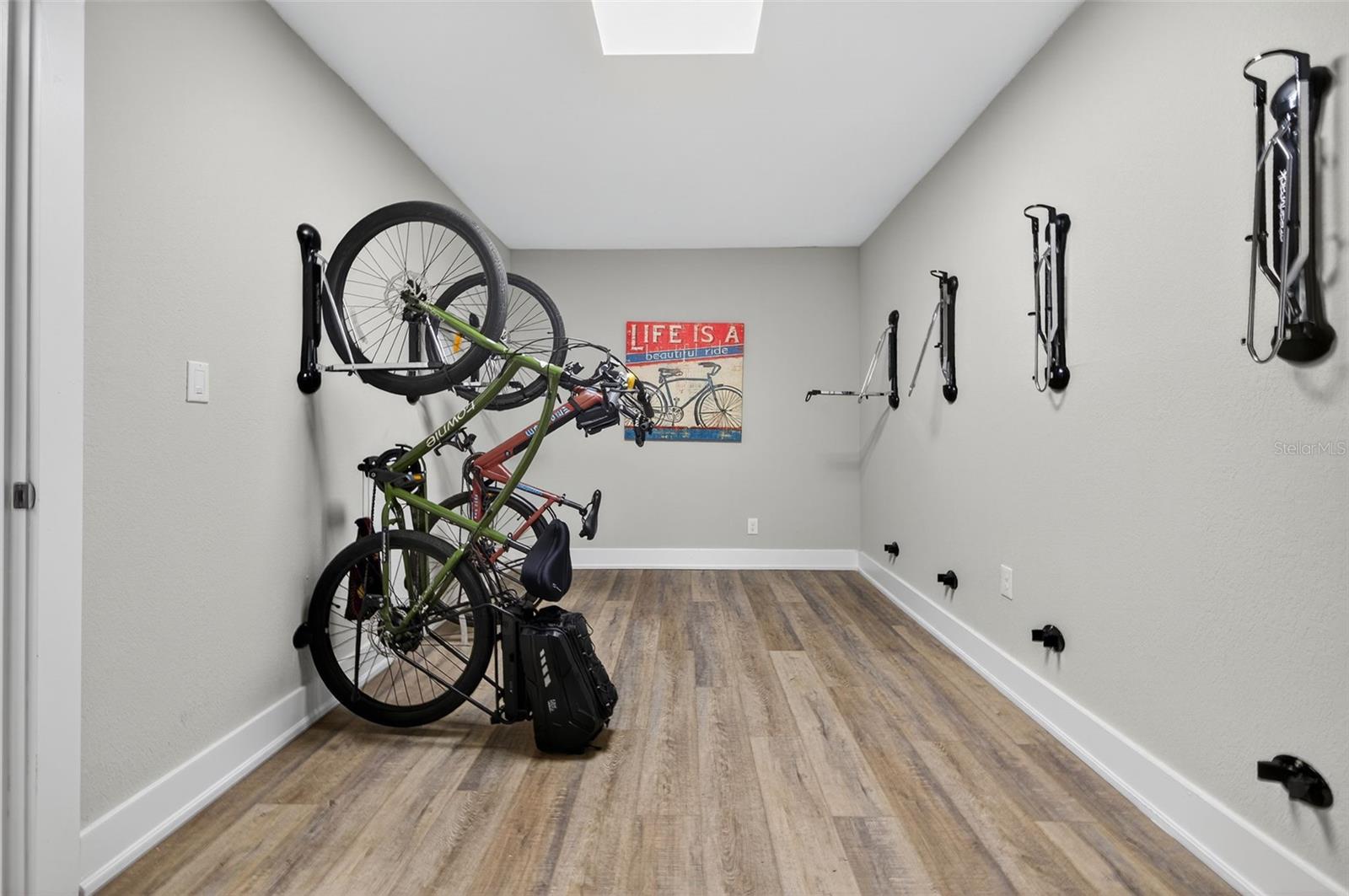 Image 27 of 35 For 612 Bass Court Th-608