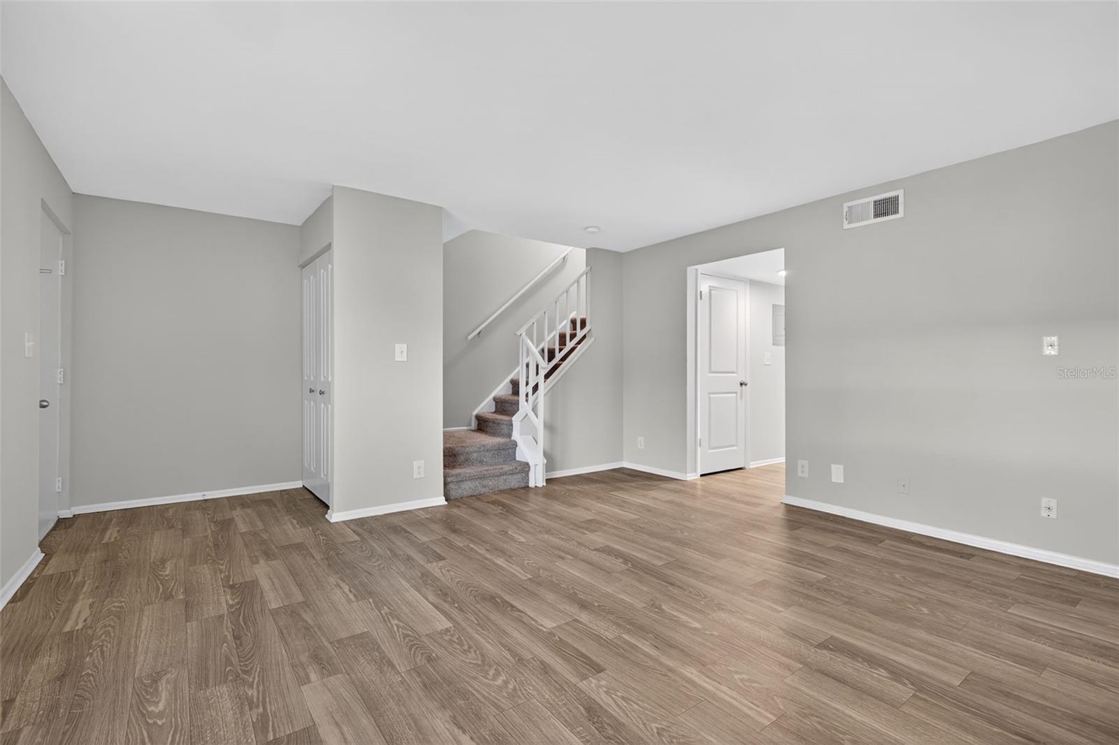 Image 4 of 35 For 612 Bass Court Th-608