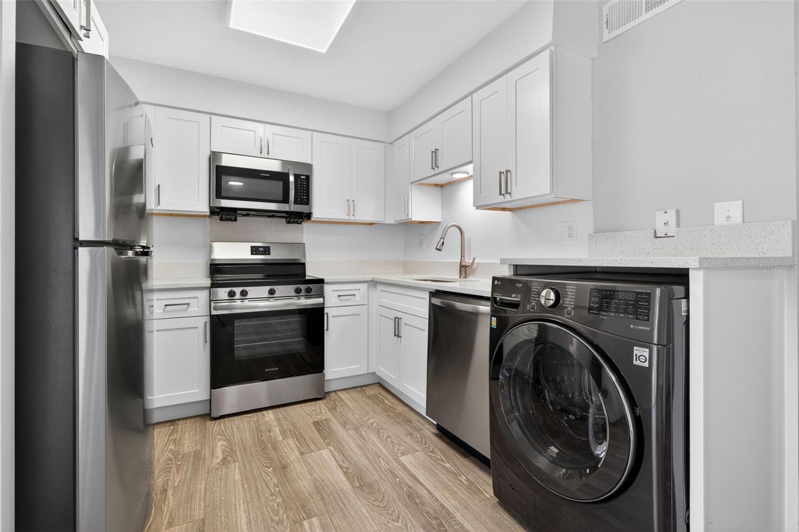 Image 9 of 35 For 612 Bass Court Th-608