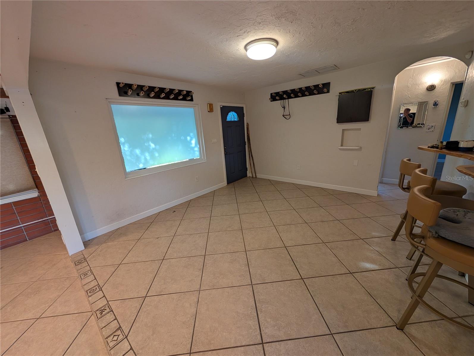 Image 10 of 39 For 140 Briggs Avenue