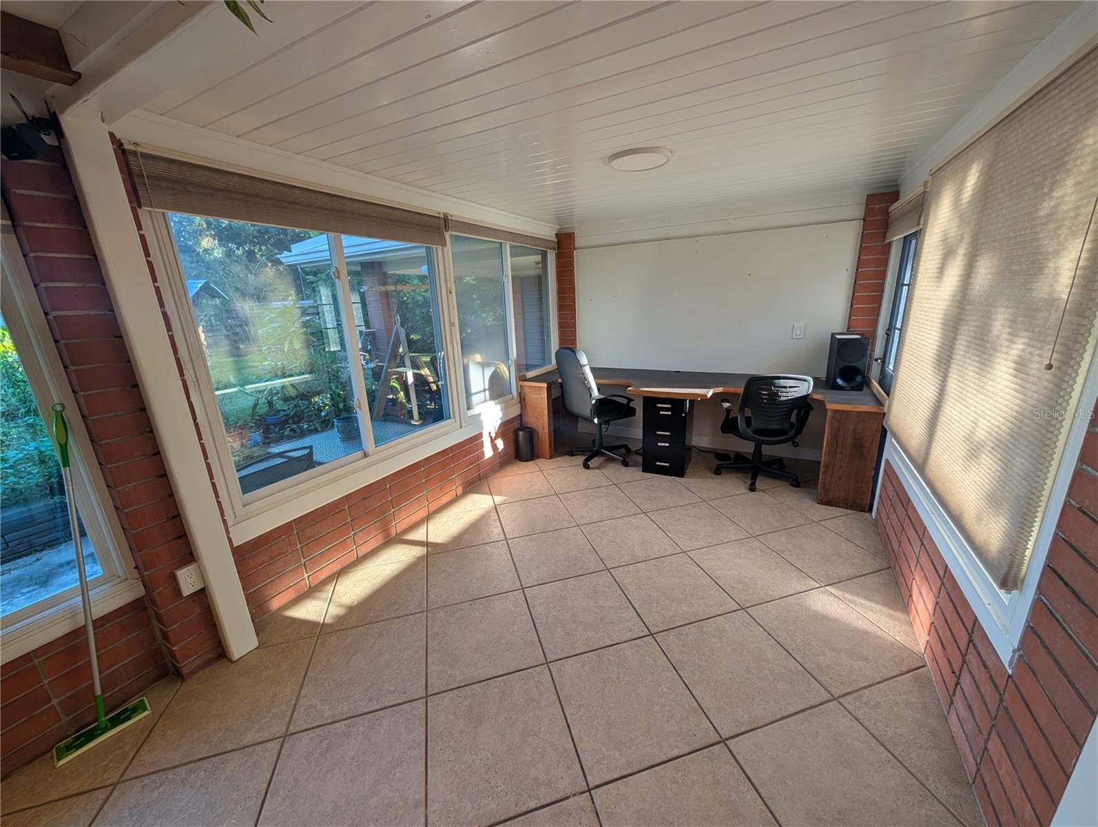 Image 11 of 39 For 140 Briggs Avenue