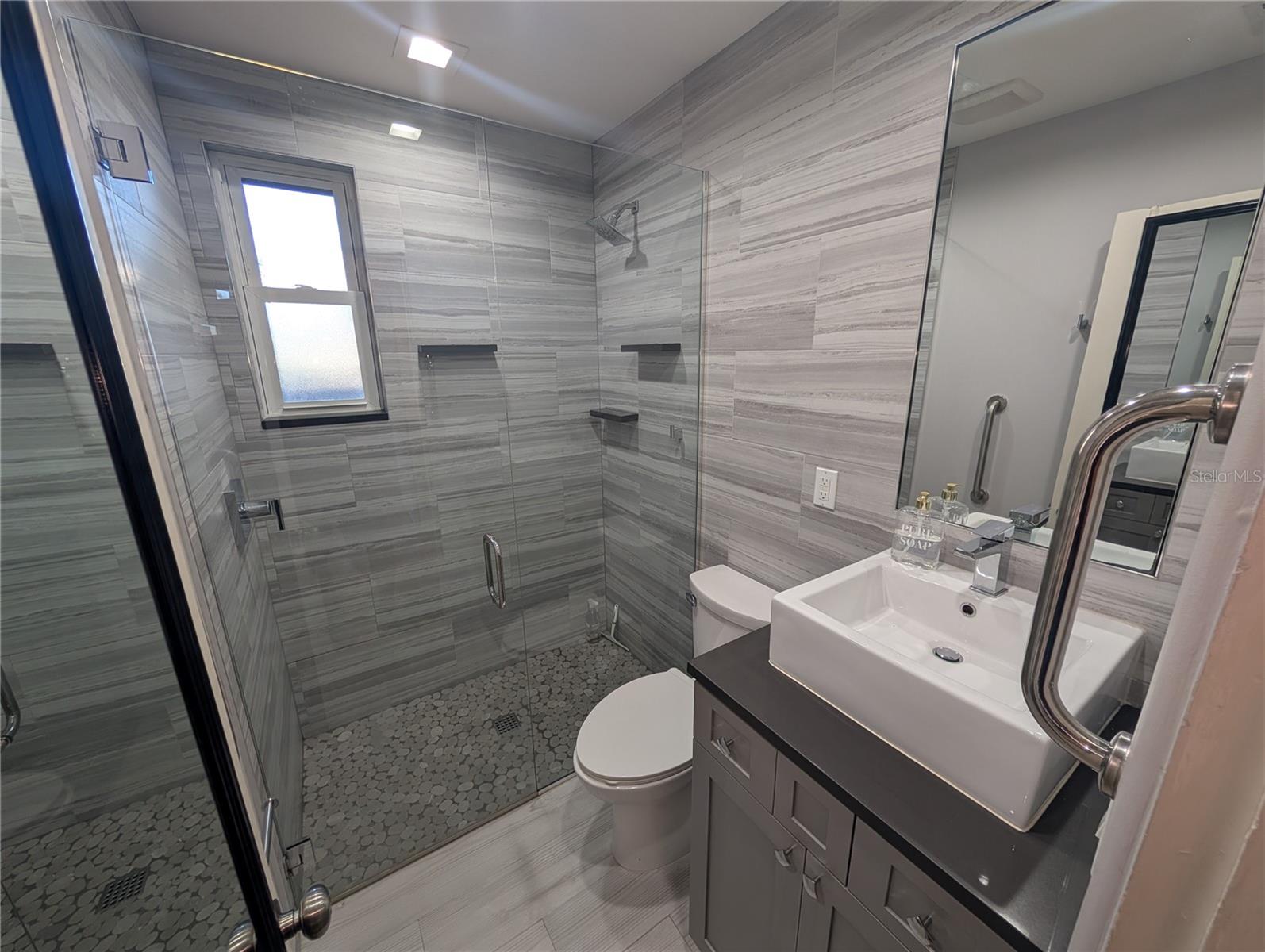 Image 17 of 39 For 140 Briggs Avenue