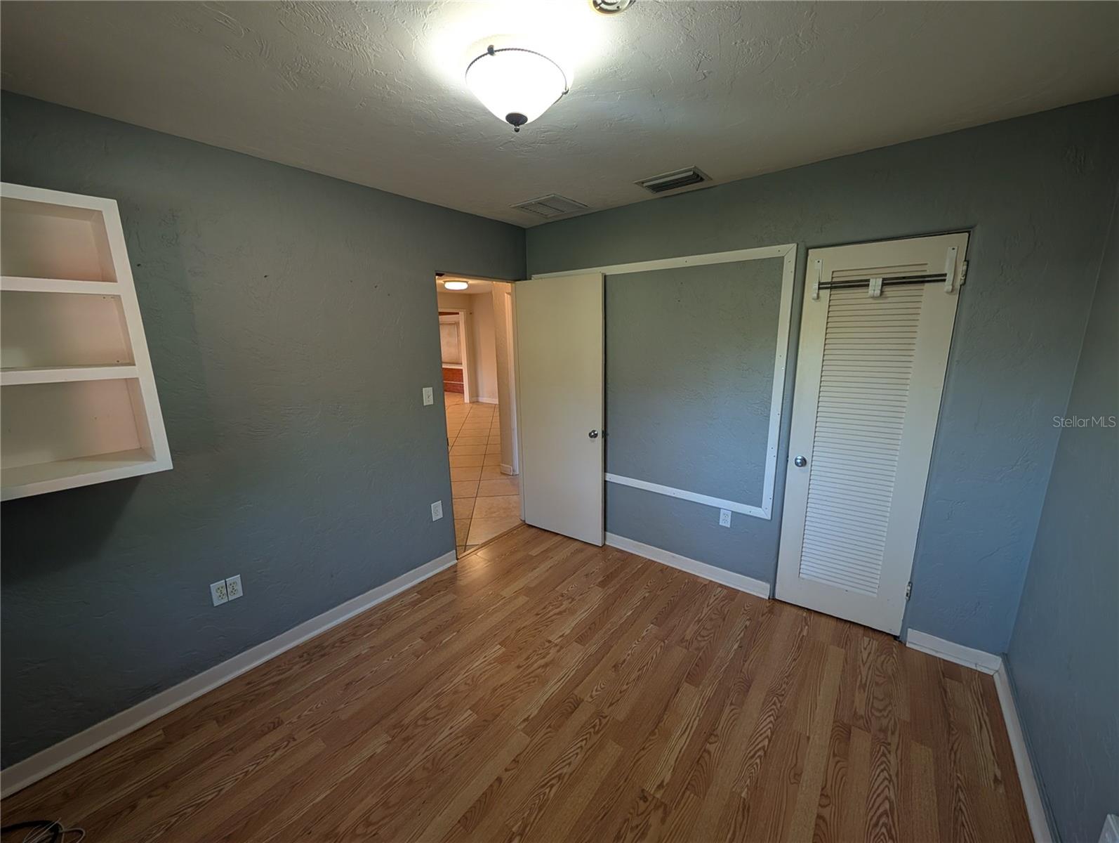 Image 21 of 39 For 140 Briggs Avenue