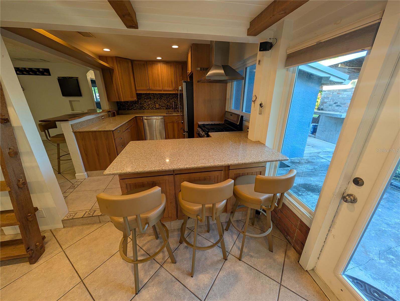 Image 25 of 39 For 140 Briggs Avenue