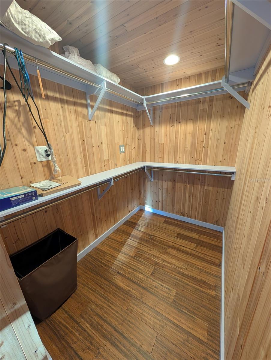 Image 30 of 39 For 140 Briggs Avenue