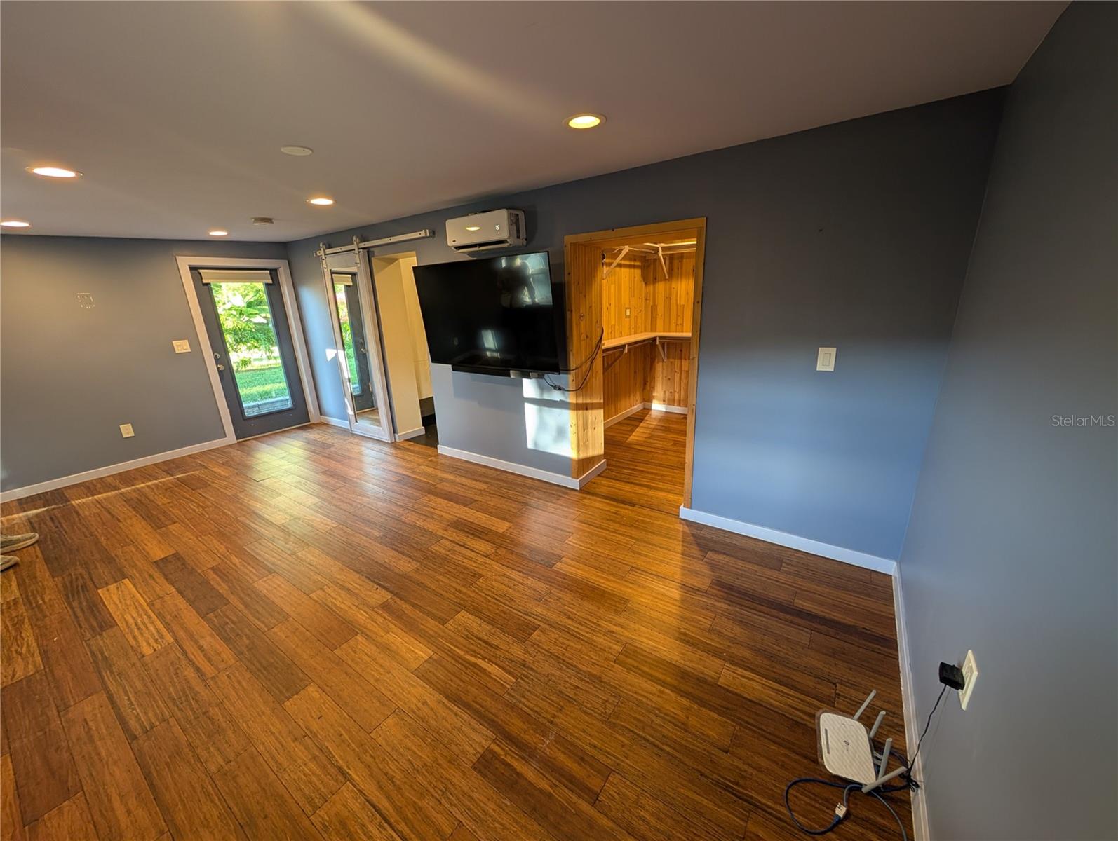 Image 32 of 39 For 140 Briggs Avenue