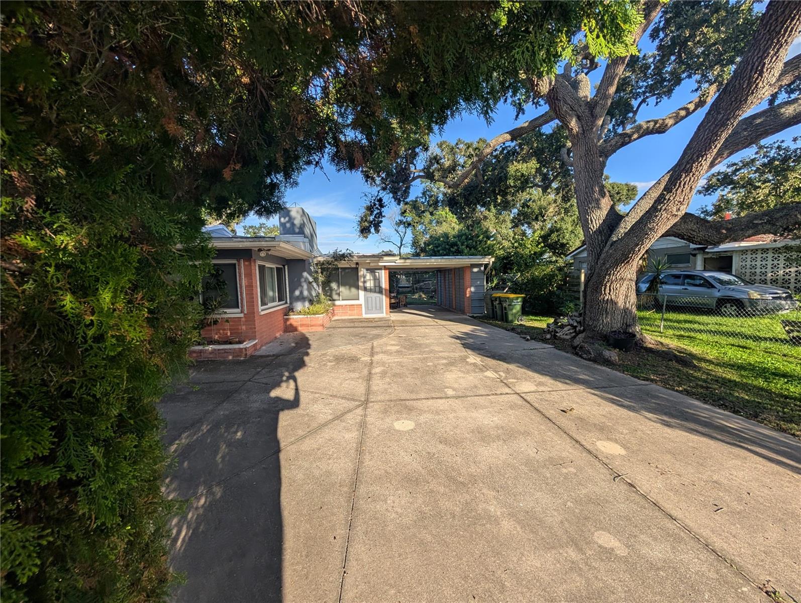 Image 4 of 39 For 140 Briggs Avenue