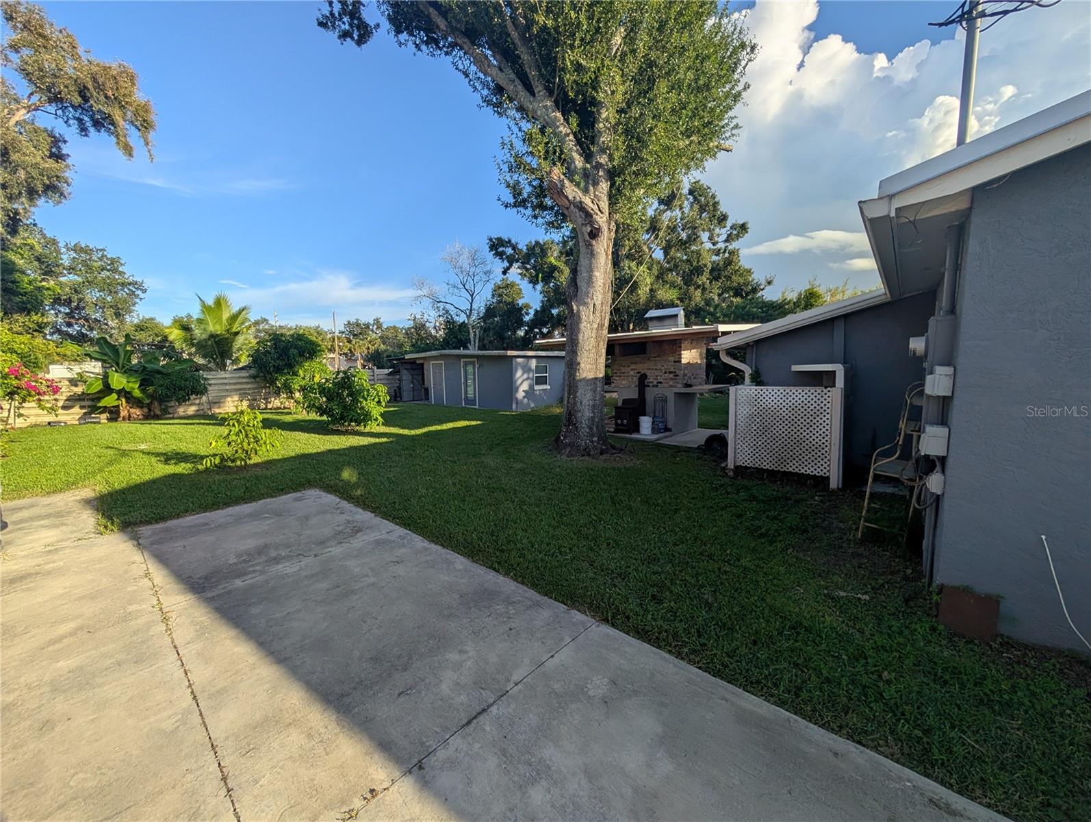 Image 8 of 39 For 140 Briggs Avenue