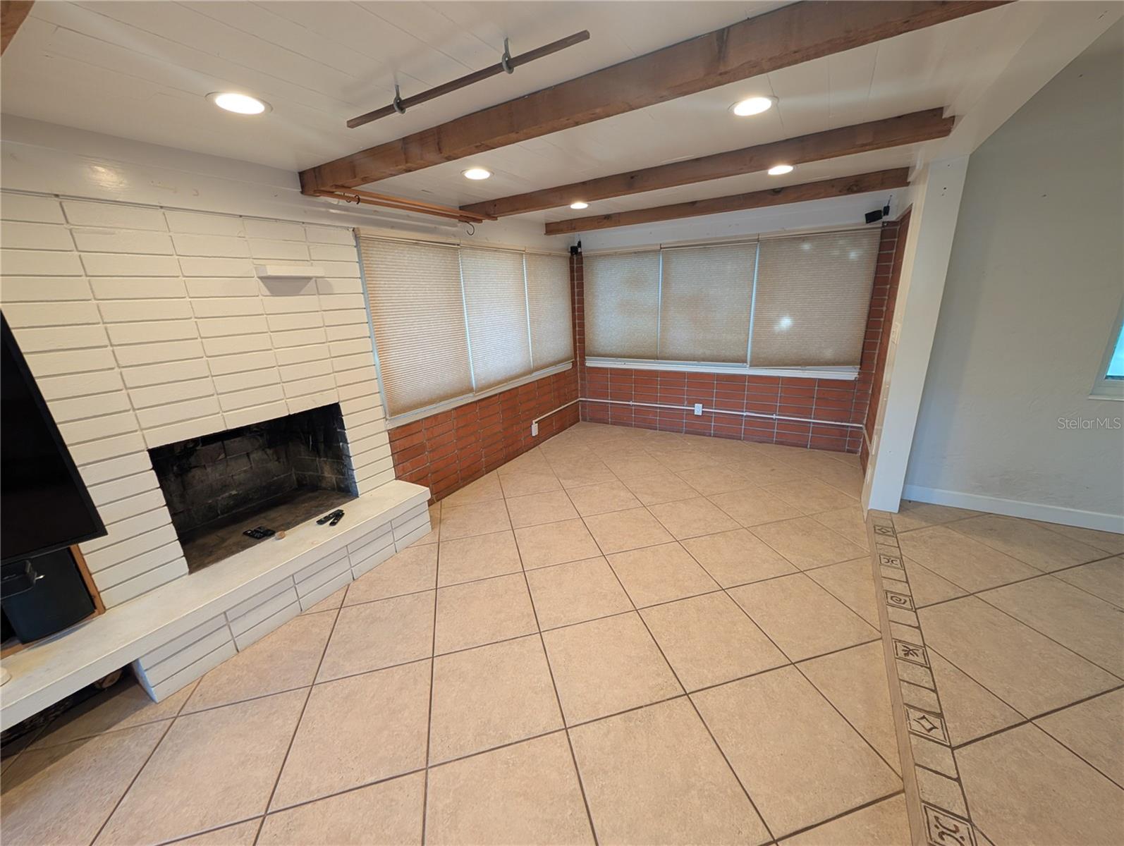 Image 9 of 39 For 140 Briggs Avenue