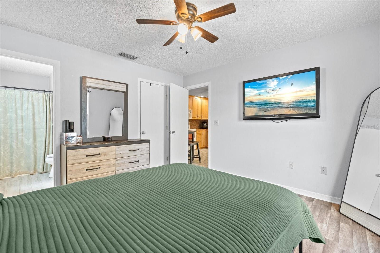 Image 18 of 33 For 5004 3rd Avenue W