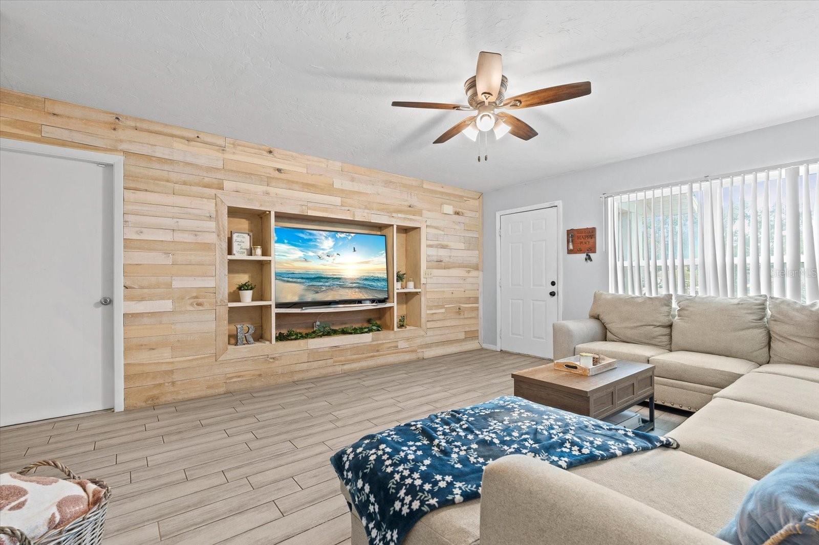 Image 5 of 33 For 5004 3rd Avenue W