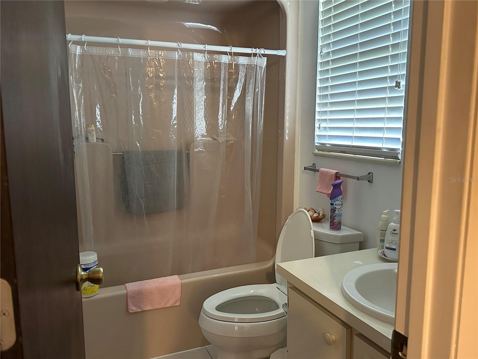 Image 21 of 35 For 210 11th Avenue