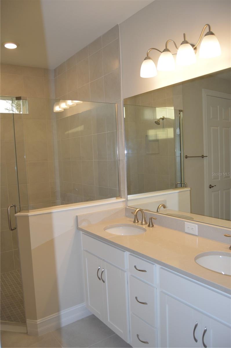 Image 13 of 27 For 636 Ibiza Loop