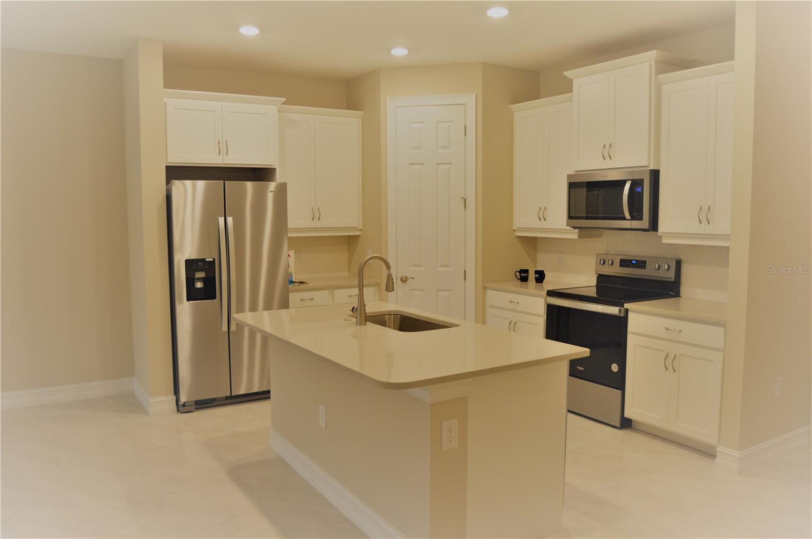 Image 4 of 27 For 636 Ibiza Loop