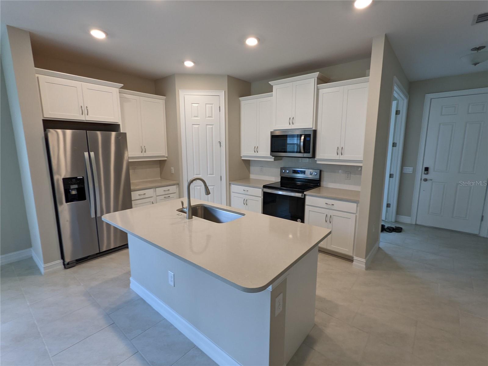 Image 6 of 27 For 636 Ibiza Loop