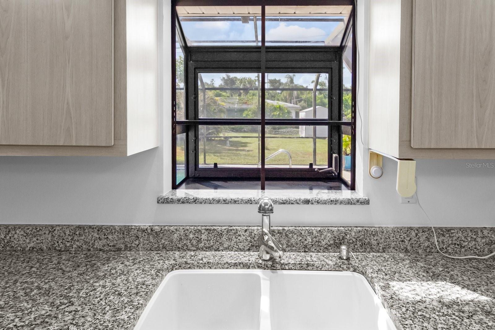 Image 19 of 31 For 2281 Barksdale Street