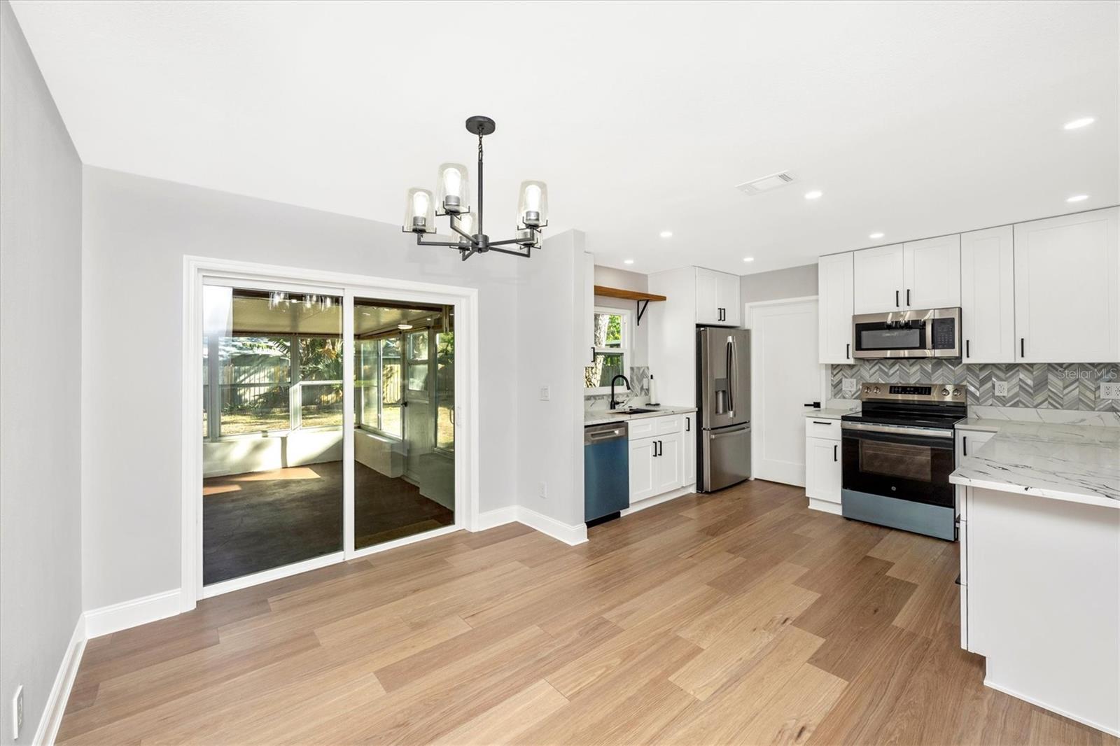 Image 17 of 58 For 7273 61st Avenue N