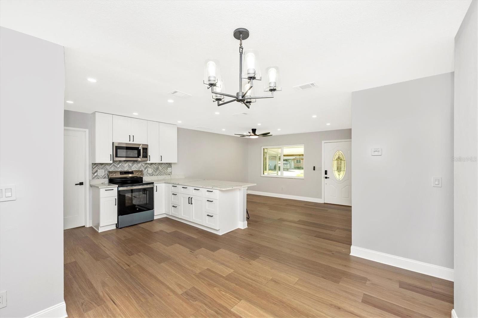 Image 18 of 58 For 7273 61st Avenue N