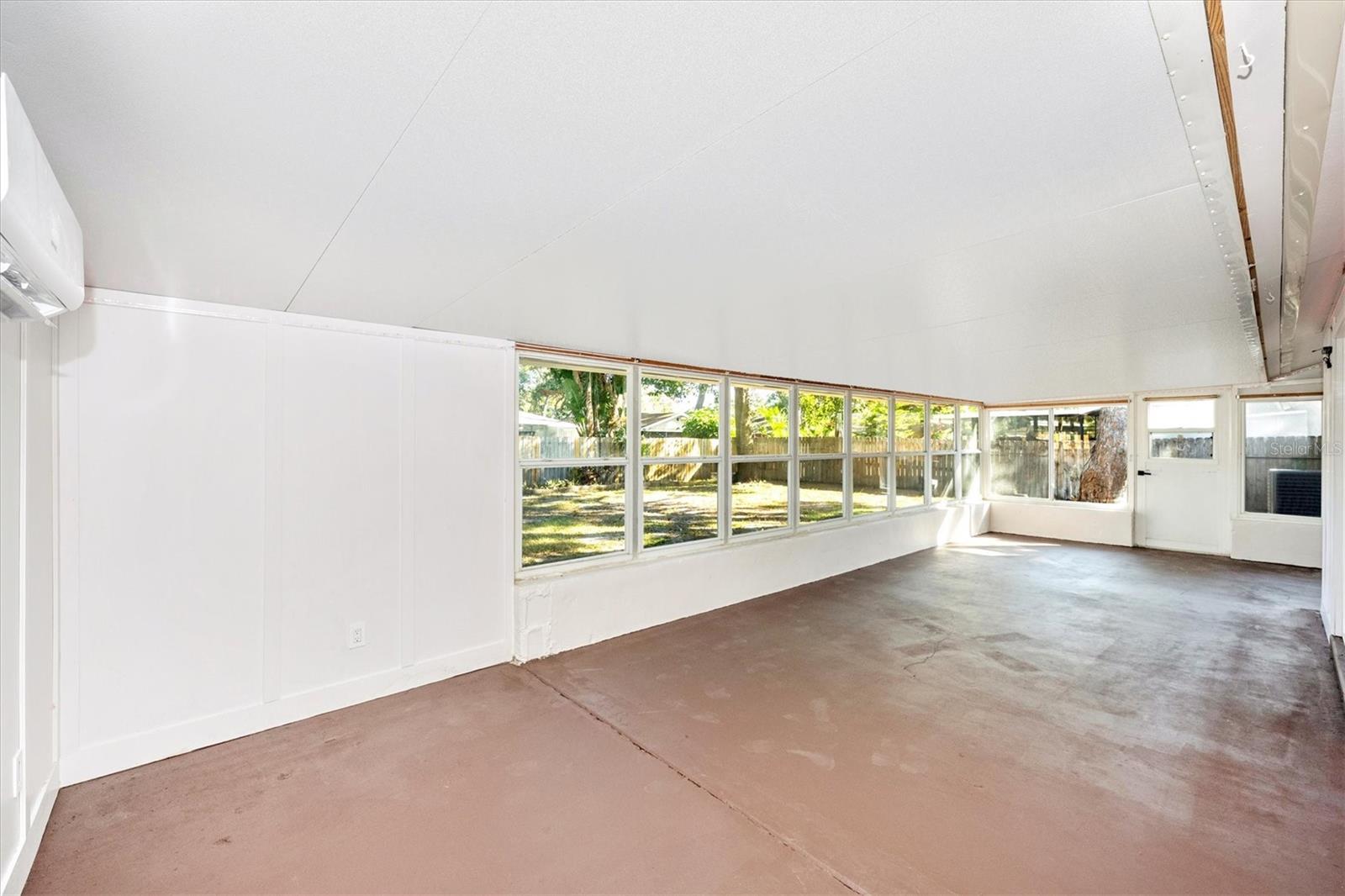 Image 38 of 58 For 7273 61st Avenue N