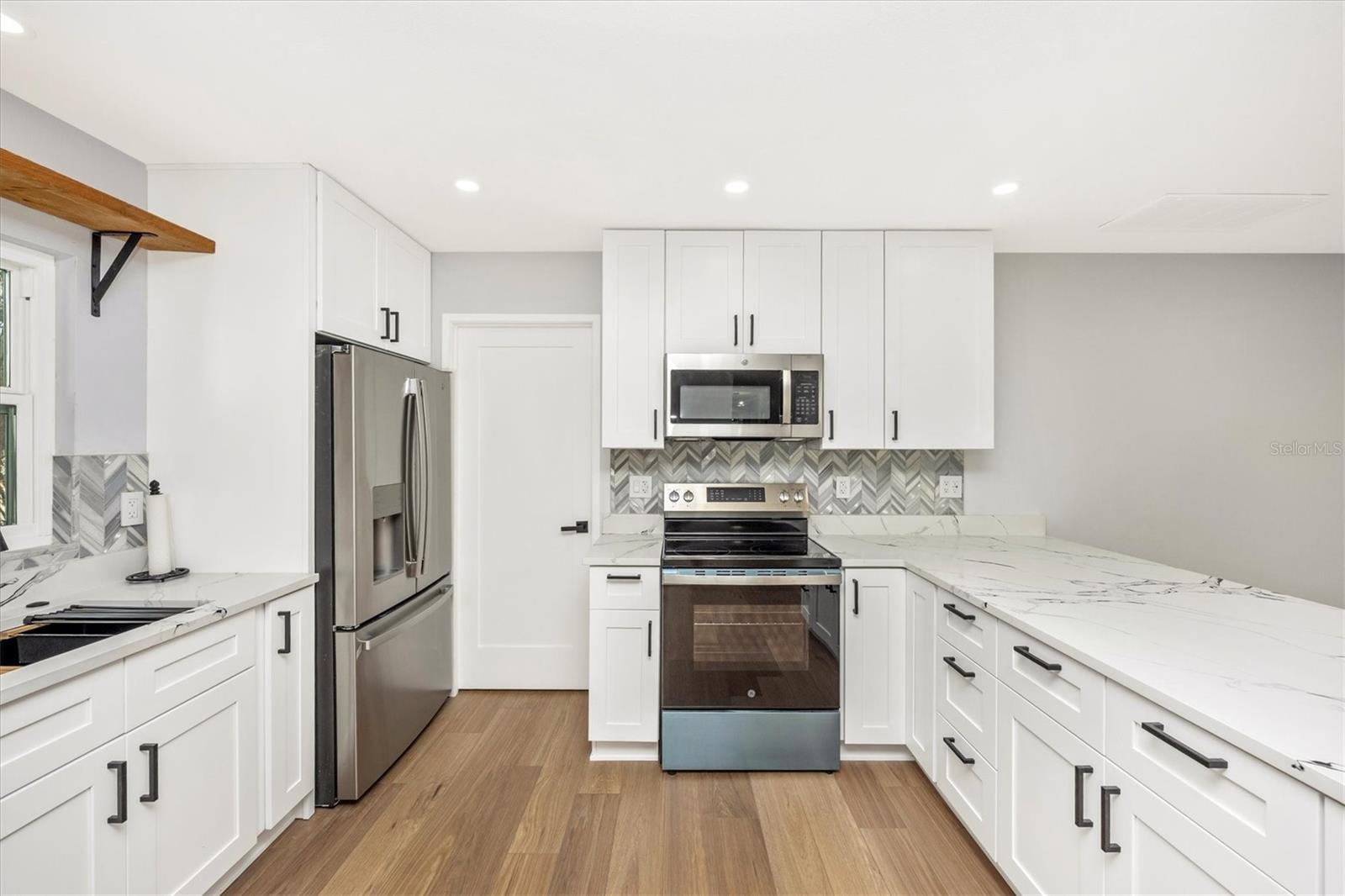 Image 6 of 58 For 7273 61st Avenue N