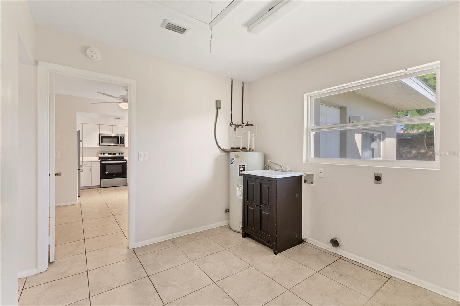 Image 31 of 43 For 13530 Newport Avenue