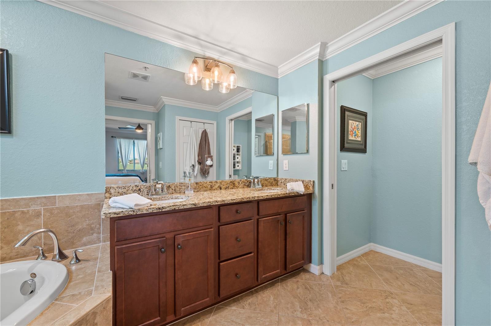 Image 27 of 55 For 5517 Palmer Circle 106