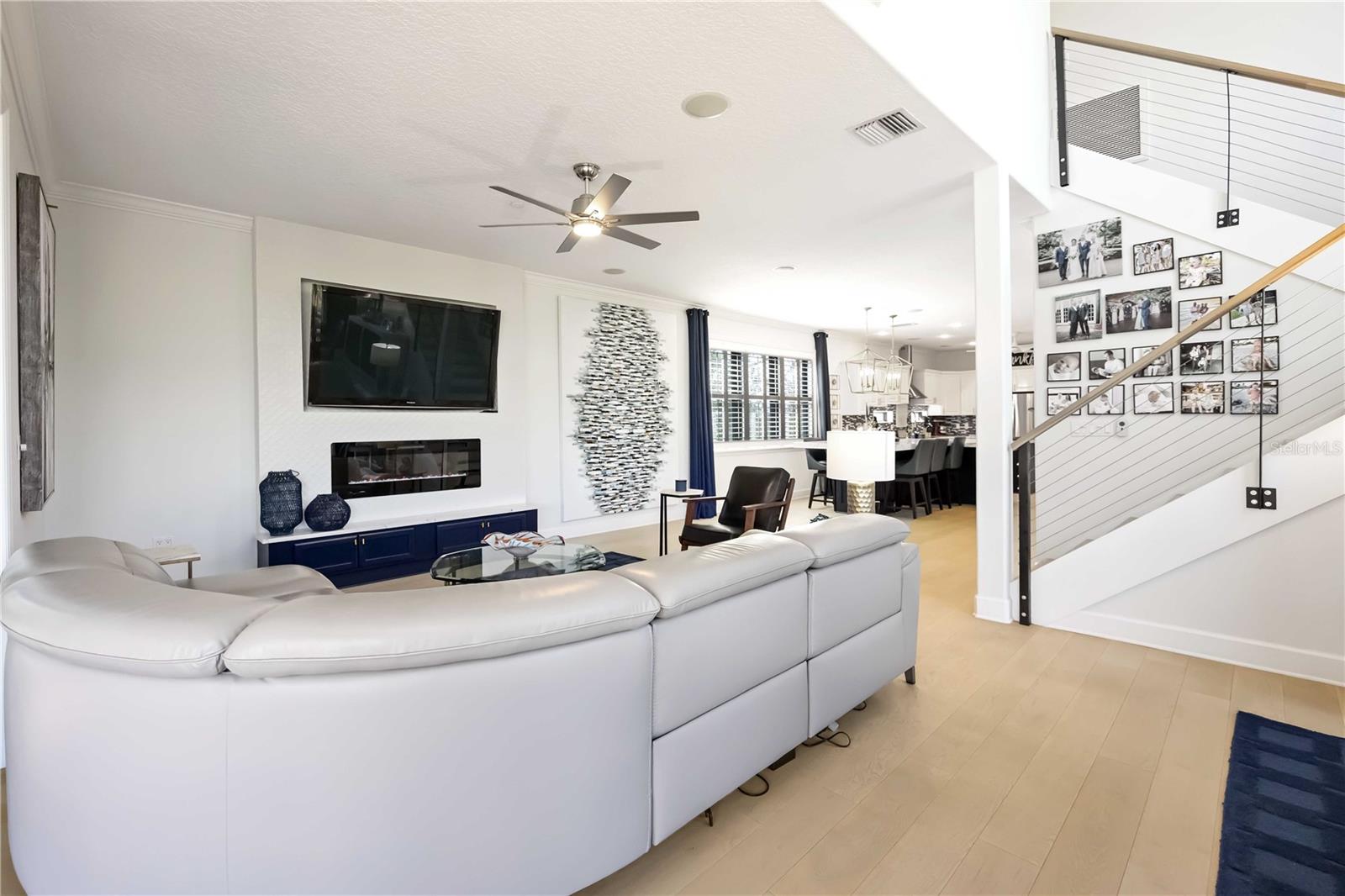 Image 13 of 70 For 6322 Laguna Drive 1