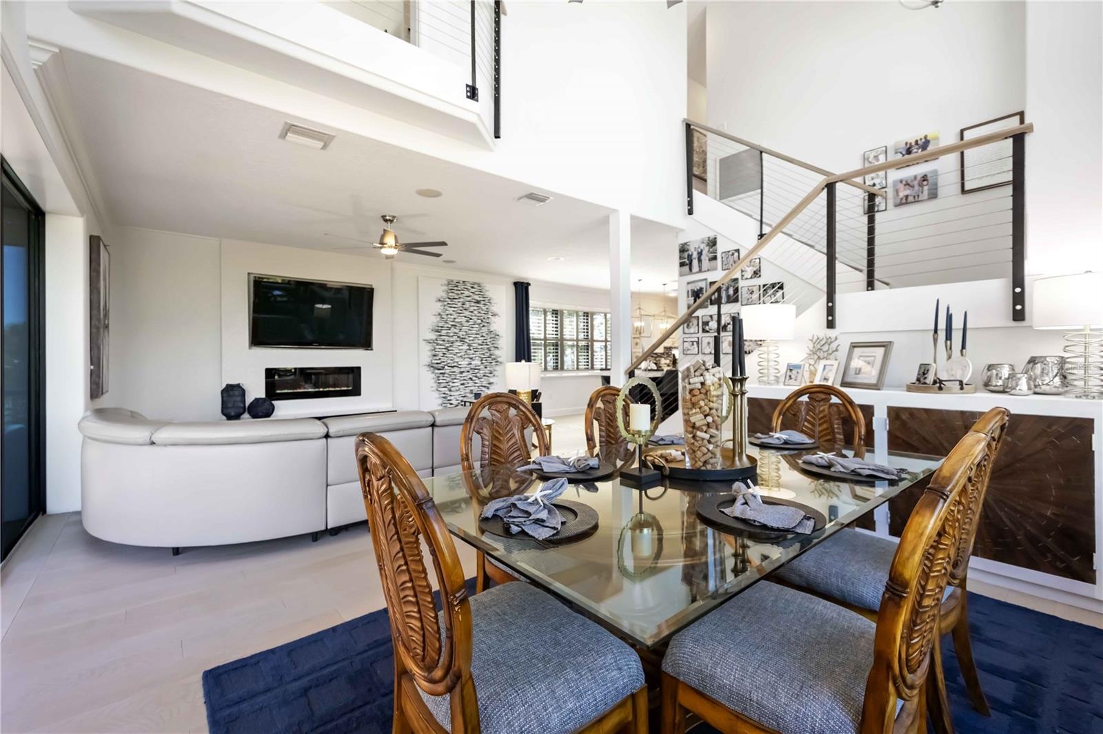 Image 16 of 70 For 6322 Laguna Drive 1