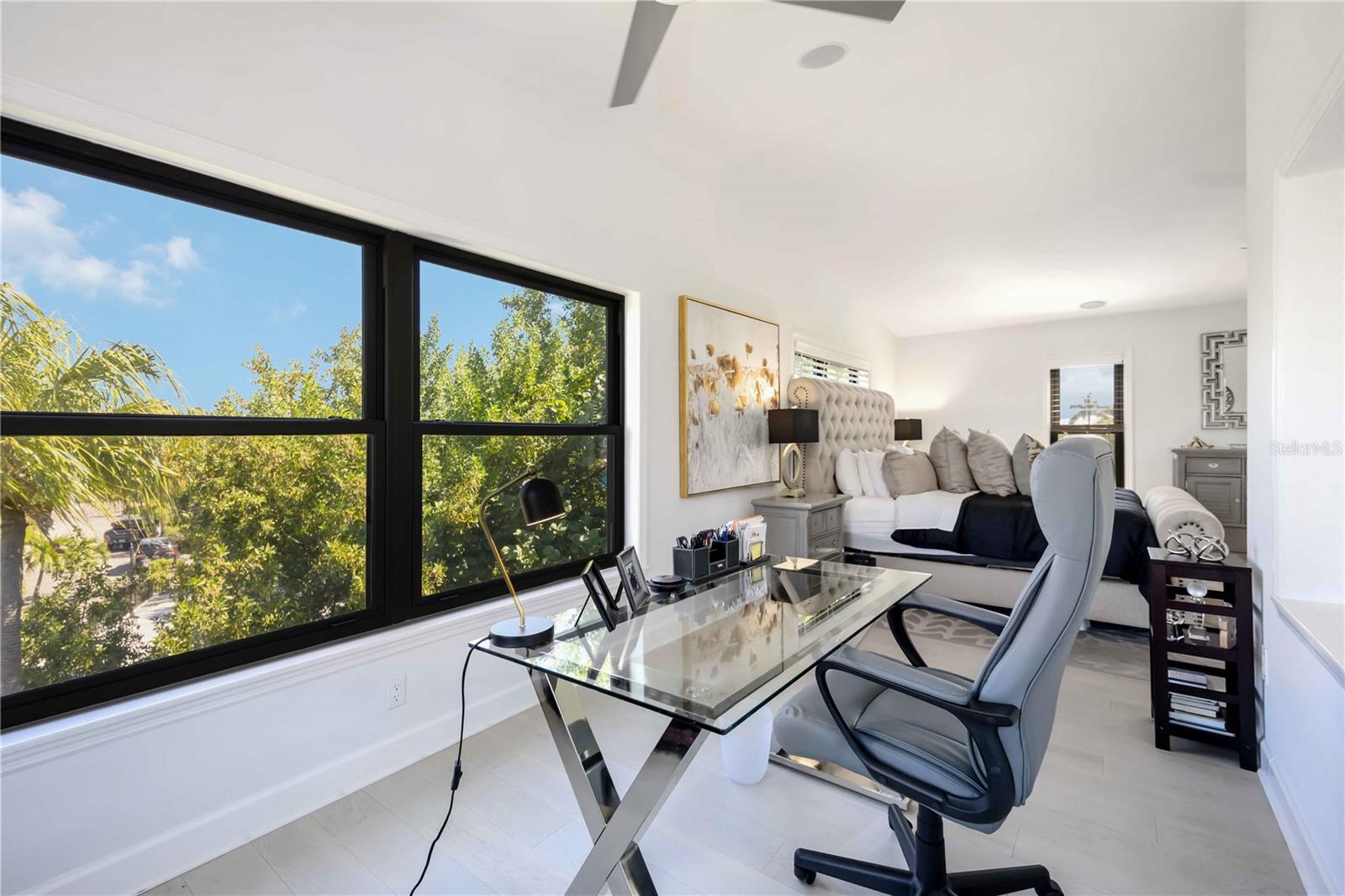 Image 20 of 70 For 6322 Laguna Drive 1