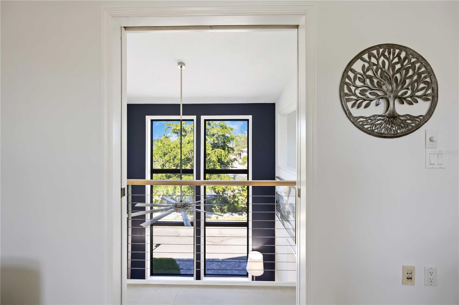 Image 21 of 70 For 6322 Laguna Drive 1