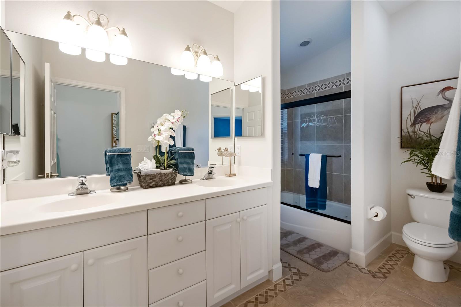 Image 24 of 70 For 6322 Laguna Drive 1