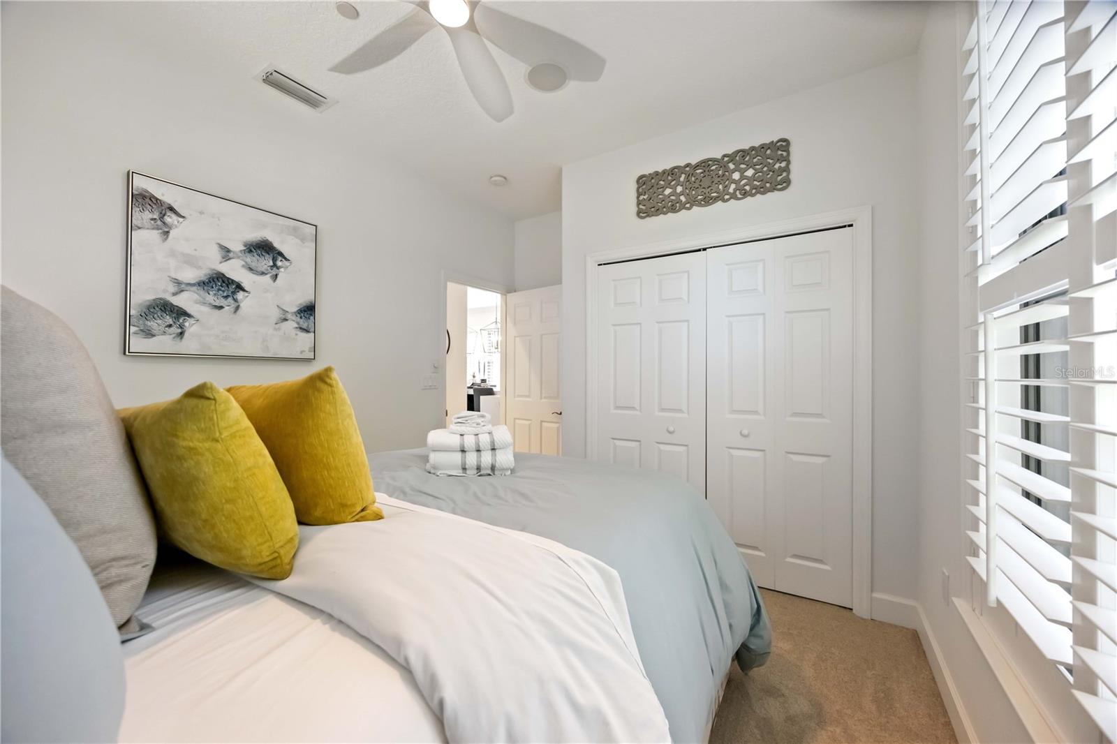 Image 27 of 70 For 6322 Laguna Drive 1