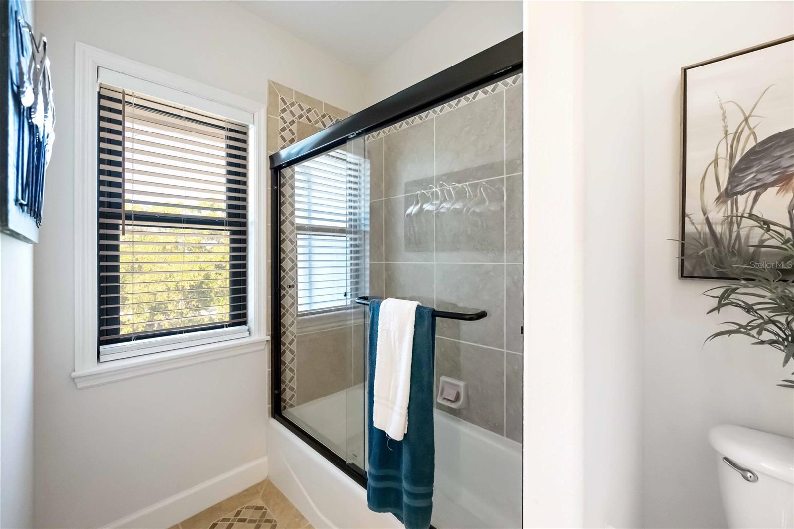 Image 29 of 70 For 6322 Laguna Drive 1