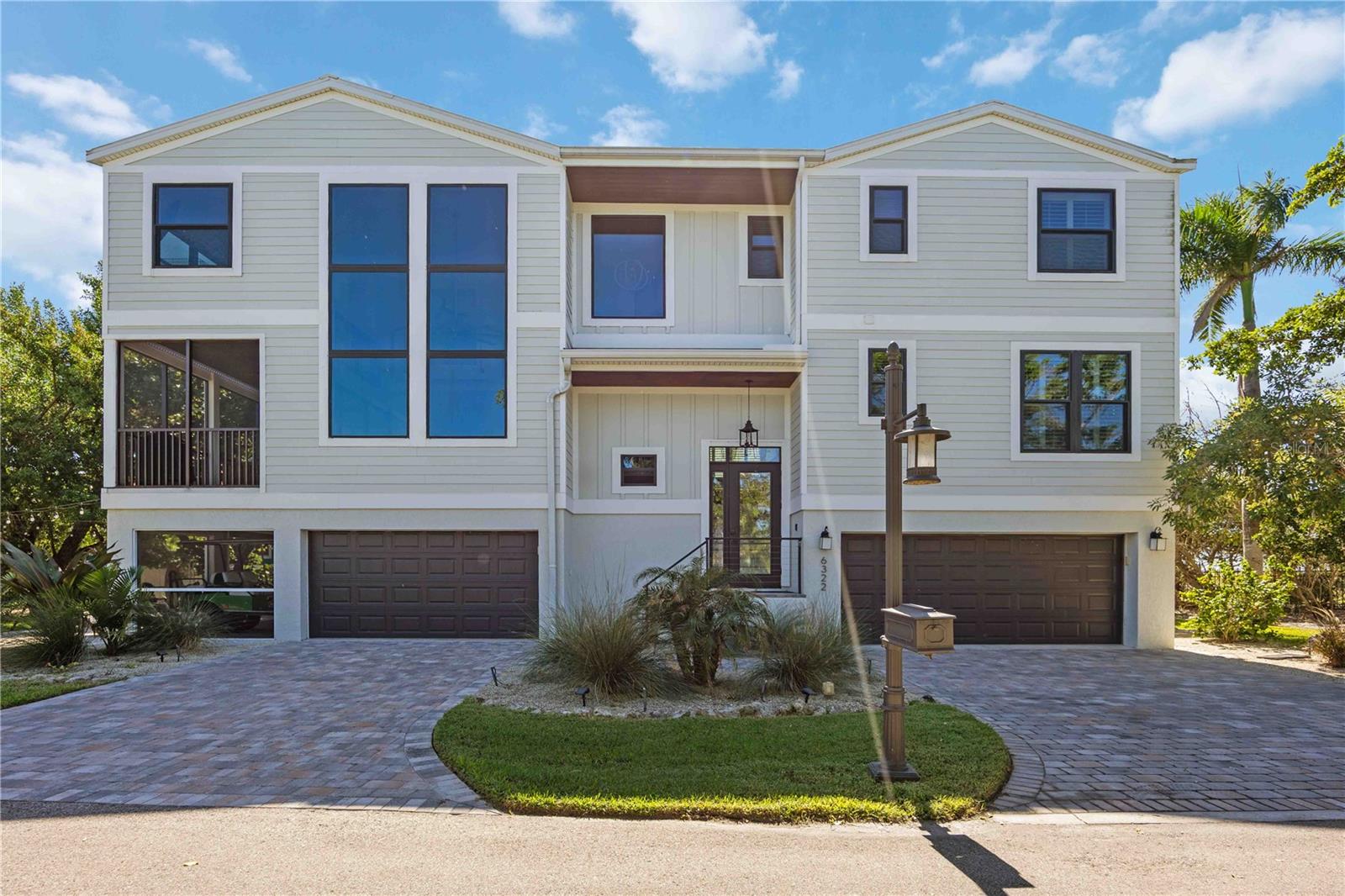 Image 3 of 70 For 6322 Laguna Drive 1