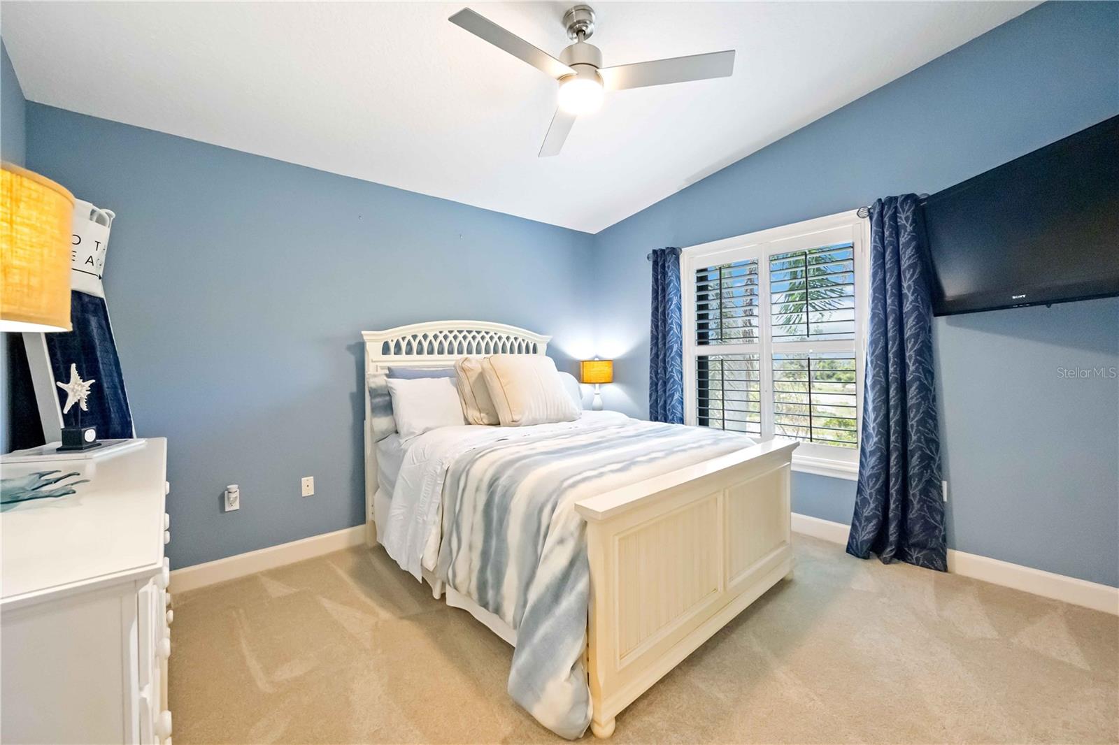 Image 31 of 70 For 6322 Laguna Drive 1