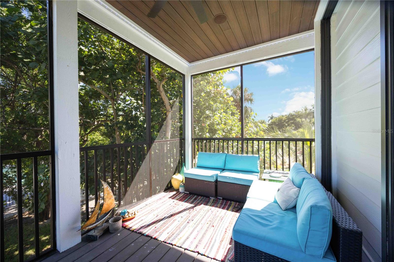 Image 34 of 70 For 6322 Laguna Drive 1