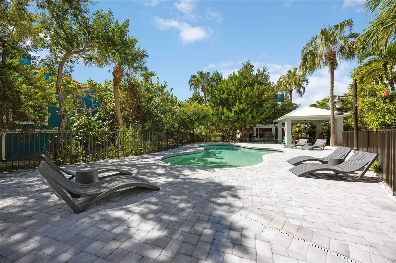 Image 36 of 70 For 6322 Laguna Drive 1