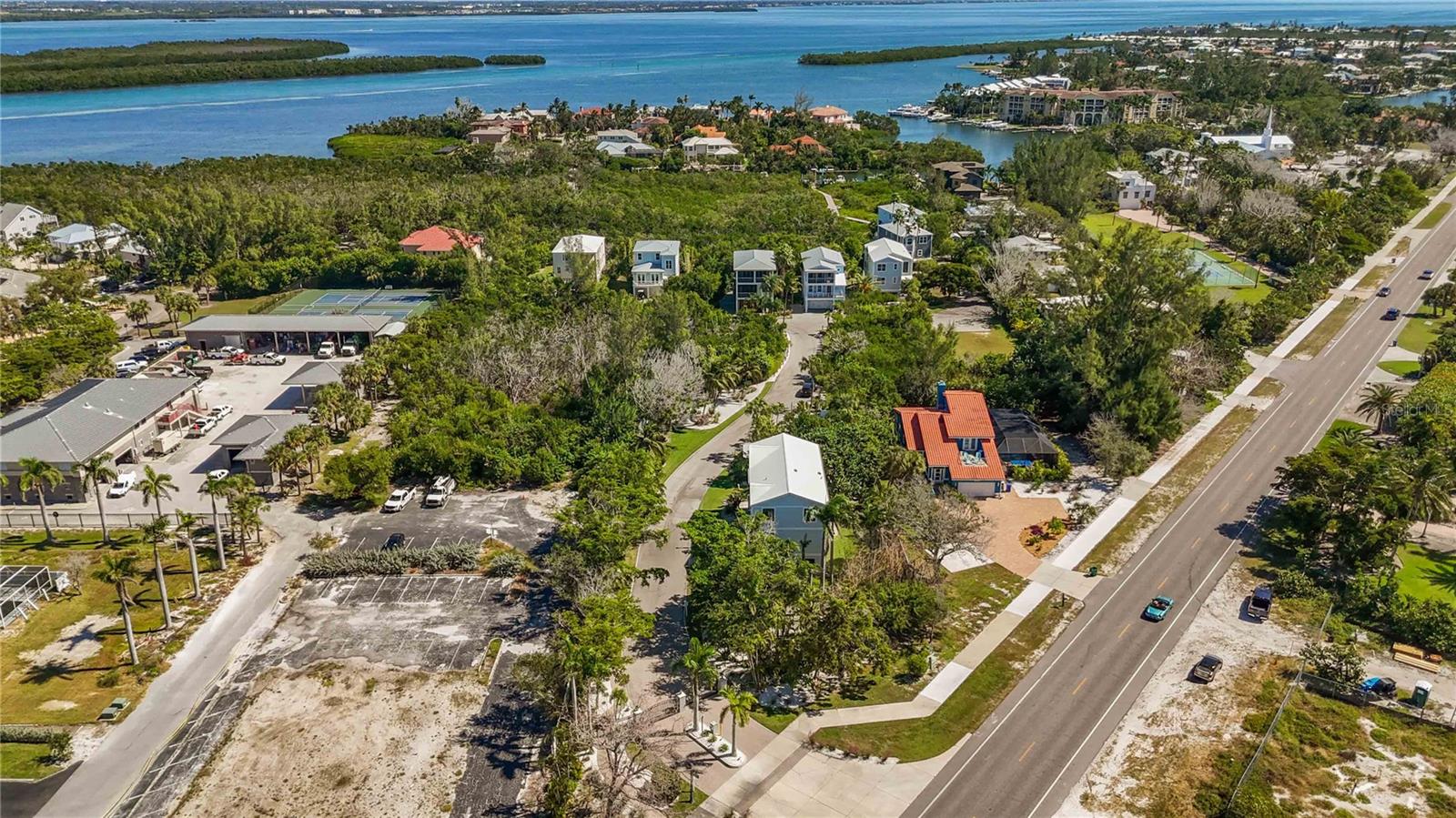 Image 57 of 70 For 6322 Laguna Drive 1