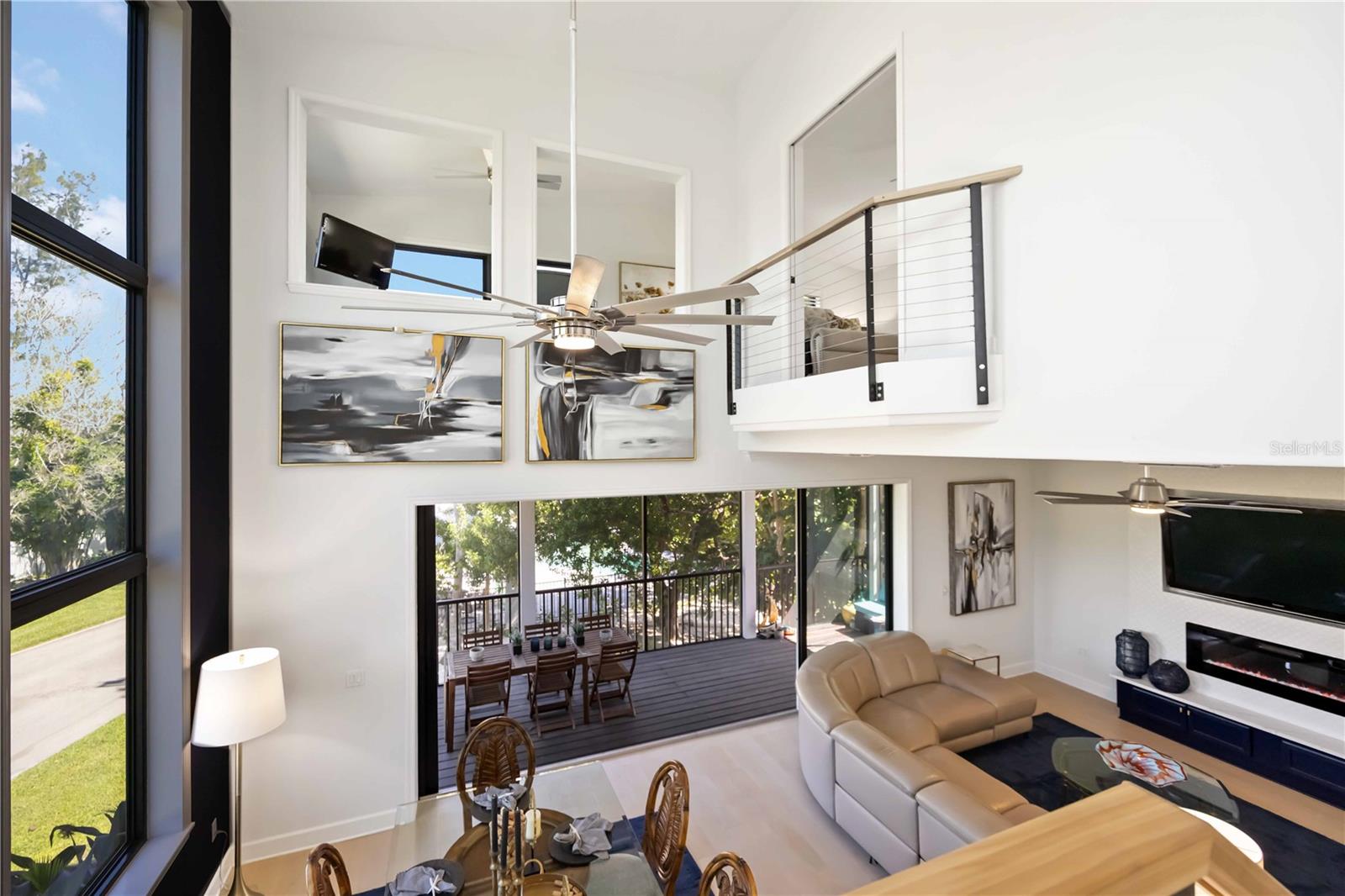 Image 9 of 70 For 6322 Laguna Drive 1